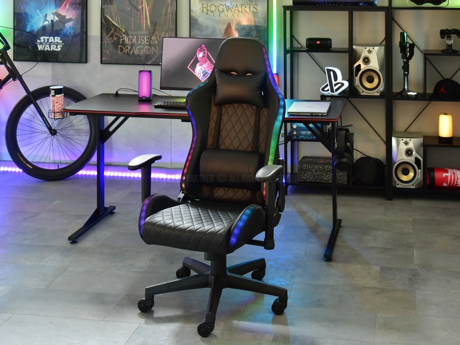 Funkcjonalny fotel dla profesjonalnych graczy i streamerów 